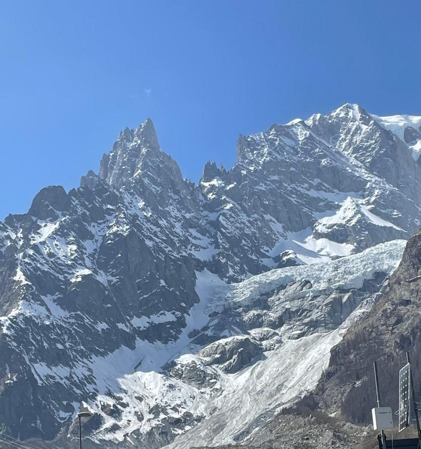 Courmayeur~Navetta Gratuita Per Il Centro+Impianti Exterior photo